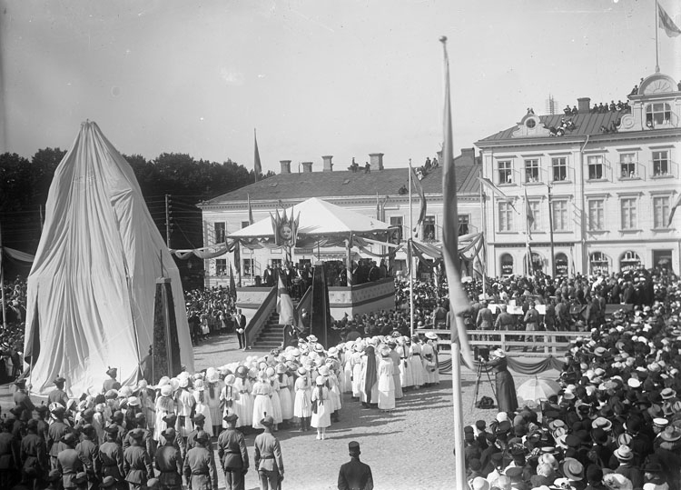 Invigning av statyn 1915