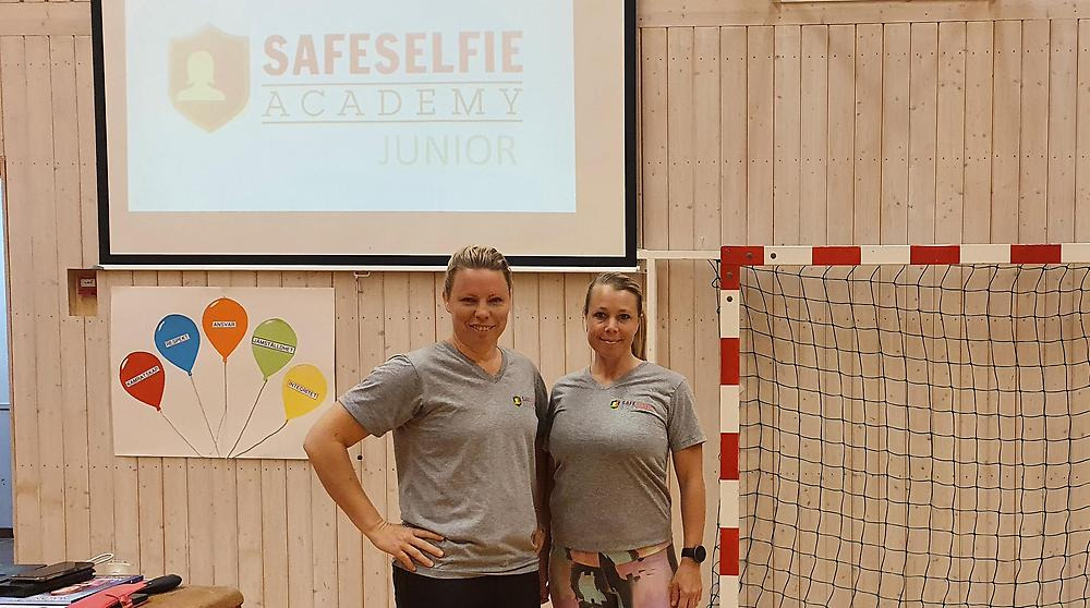 Safe Selfie Academy i Hogstorps skolas idrottshall