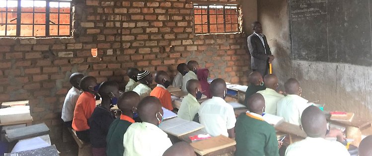Eleverna i Kasana Junior school mår under omständigheterna väl. 